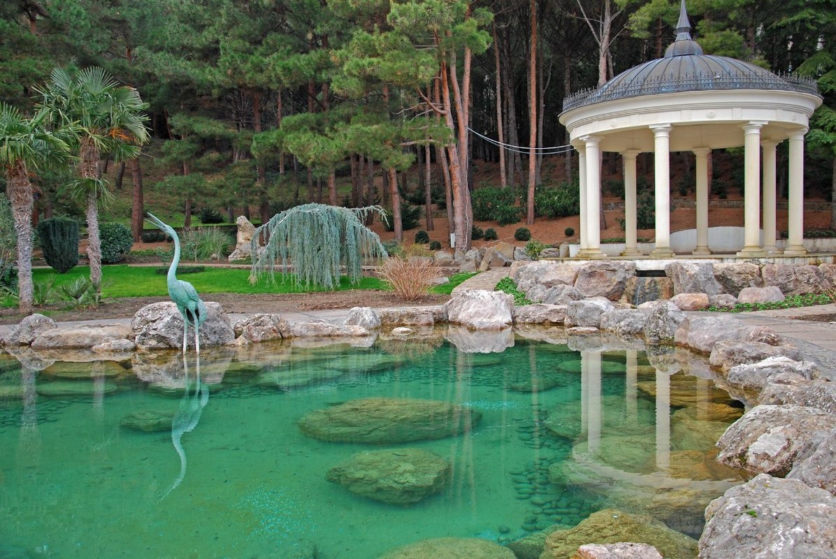 Античный сад в парке Айвазовского в Партените, Крым